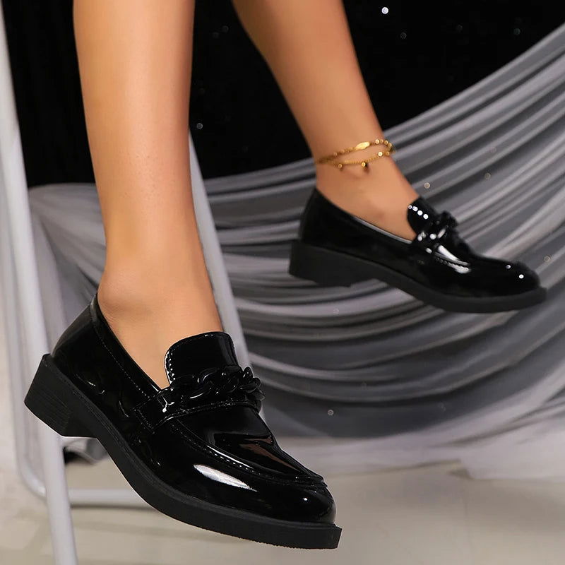Mocassins à plateforme avec chaîne épaisse