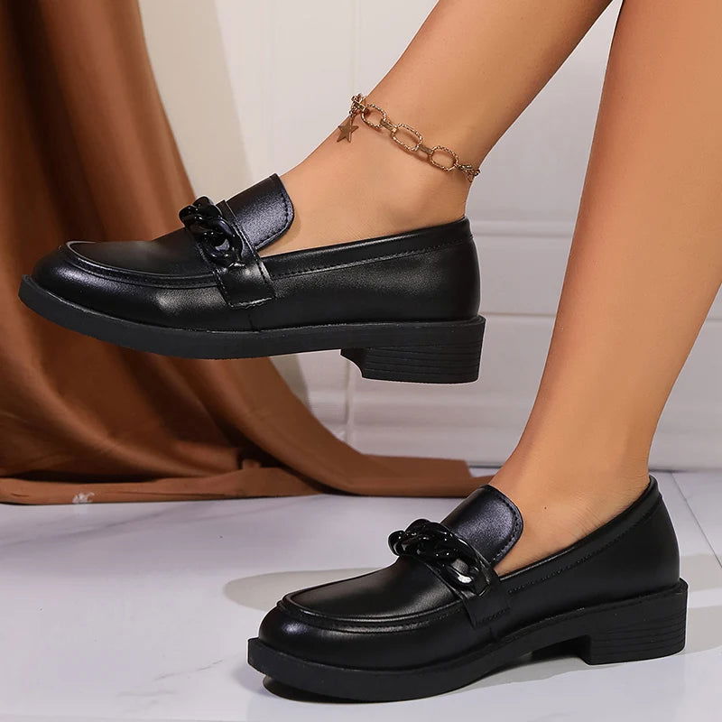 Mocassins à plateforme avec chaîne épaisse