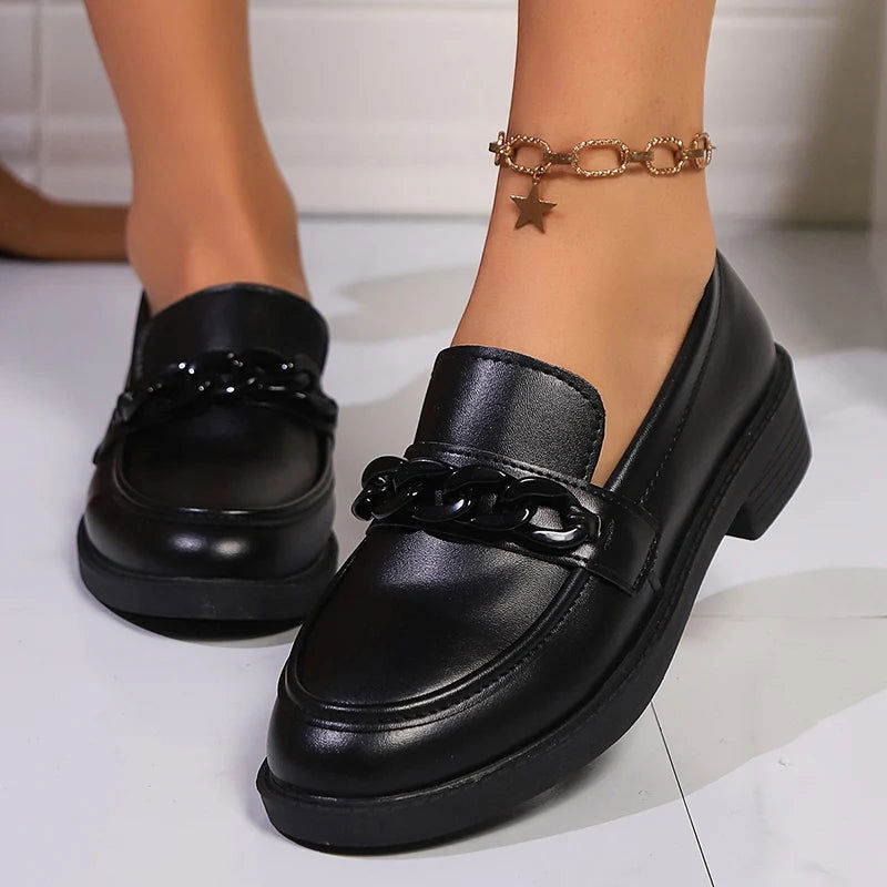 Mocassins à plateforme avec chaîne épaisse