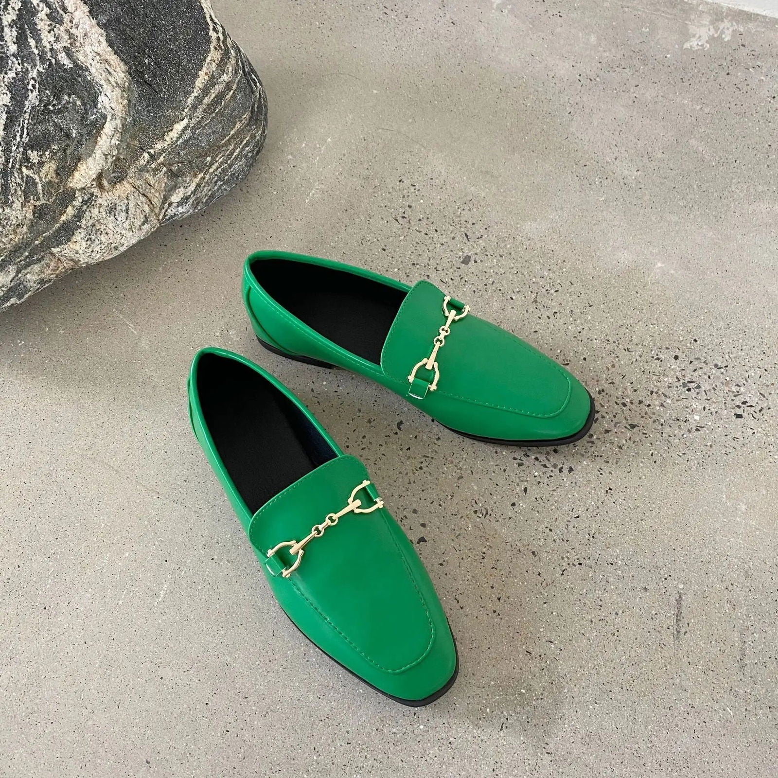 Mocassins en cuir lisse avec mort