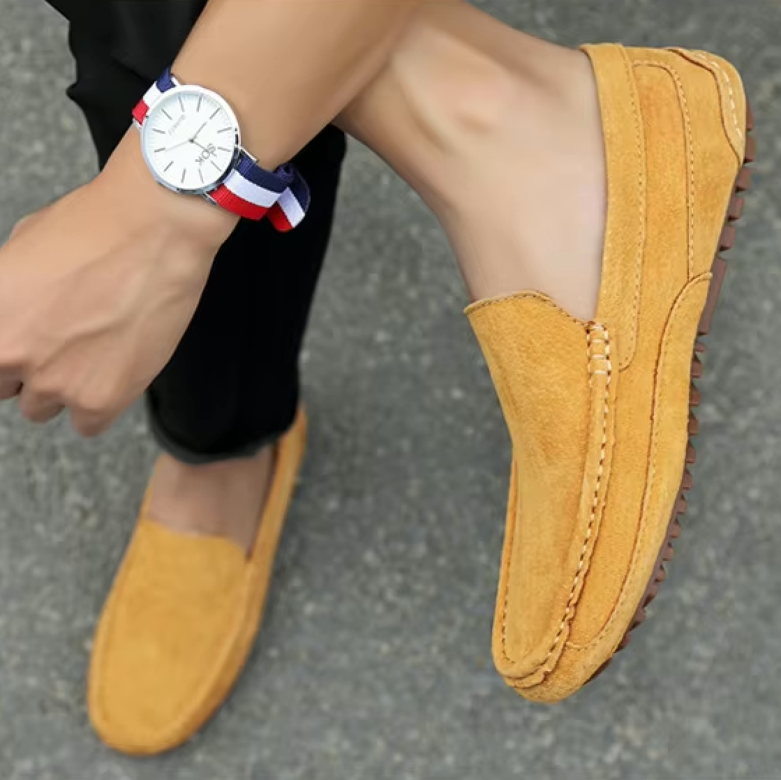 Mocassins beiges en daim pour homme