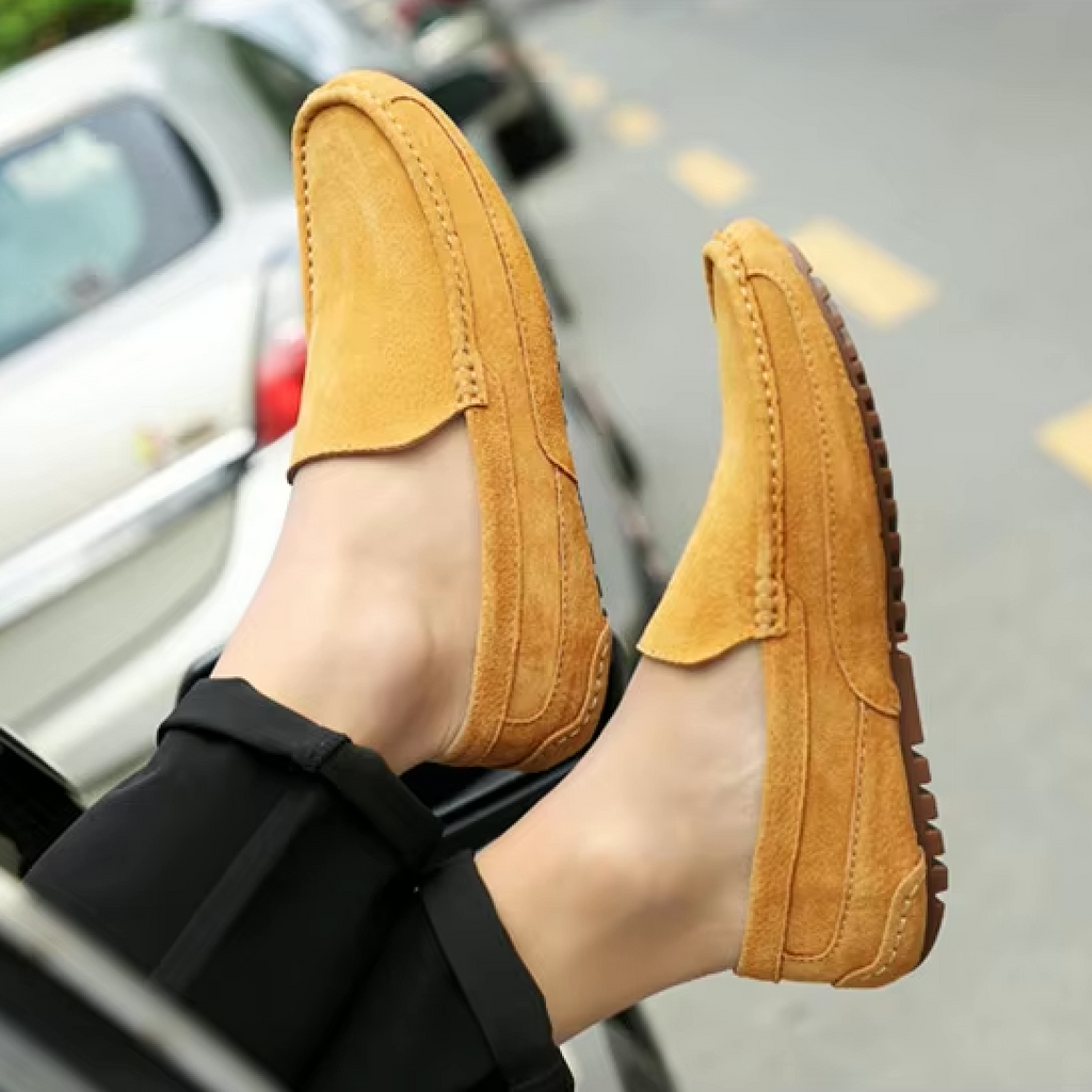 Mocassins beiges en daim pour homme