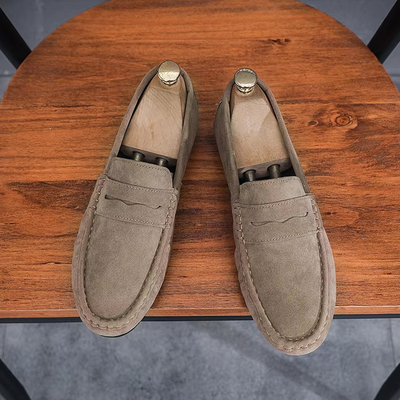 Mocassins en daim beige pour homme