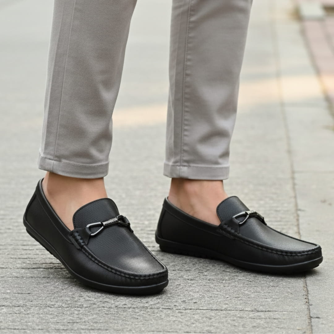 Mocassins en cuir italien avec boucle métallique pour homme