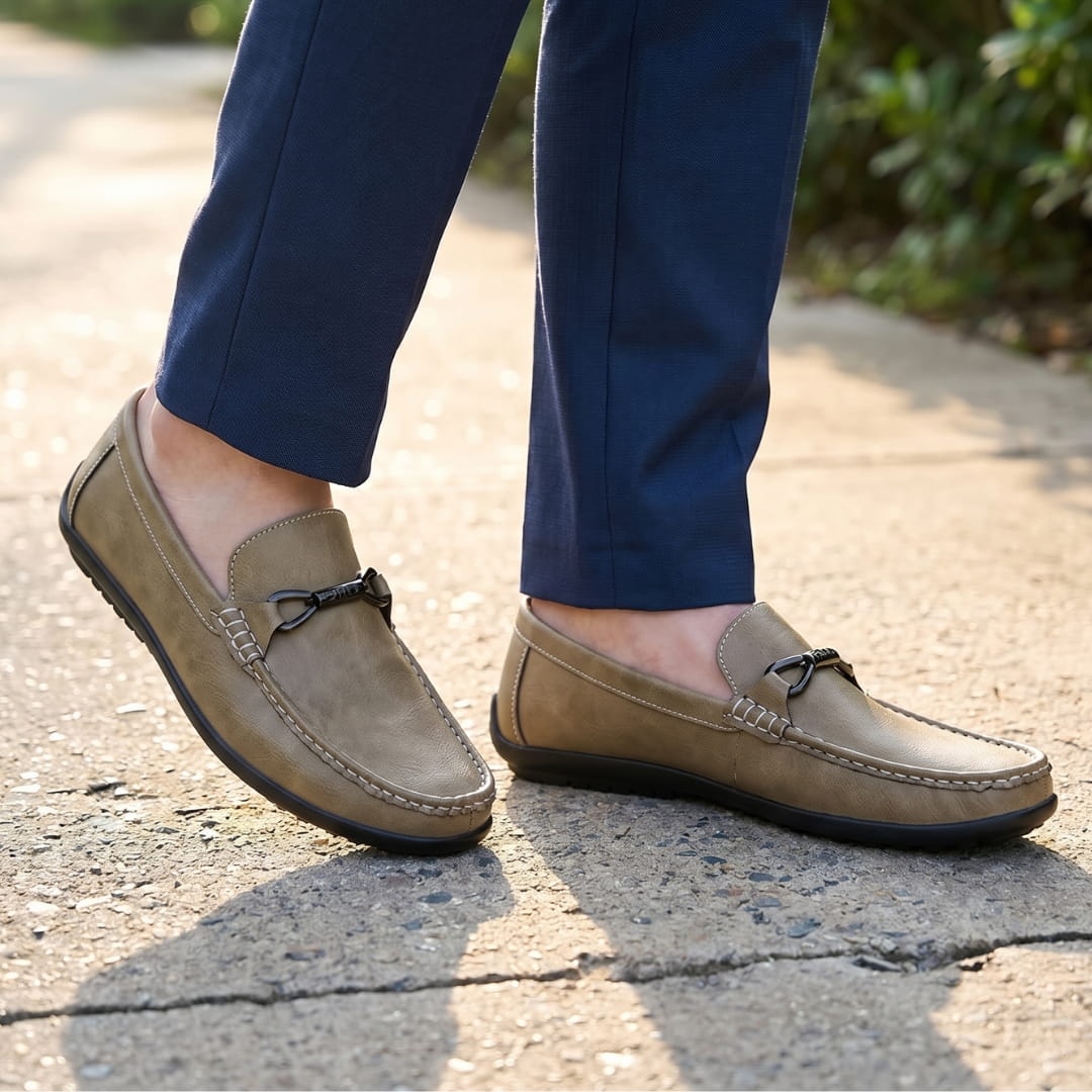Mocassins en cuir italien avec boucle métallique pour homme
