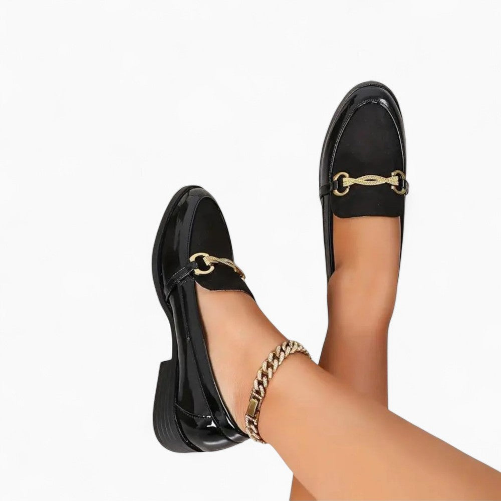 Mocassins vernis noirs et velours à mors dorés