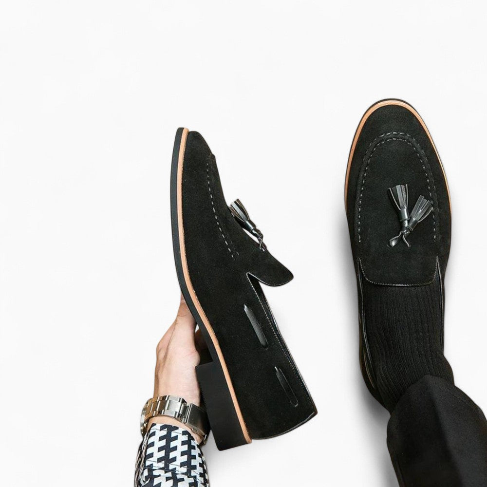 Mocassins en daim noir à glands pour homme