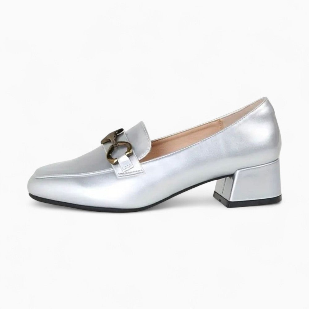 Mocassins argentés à talons carrés