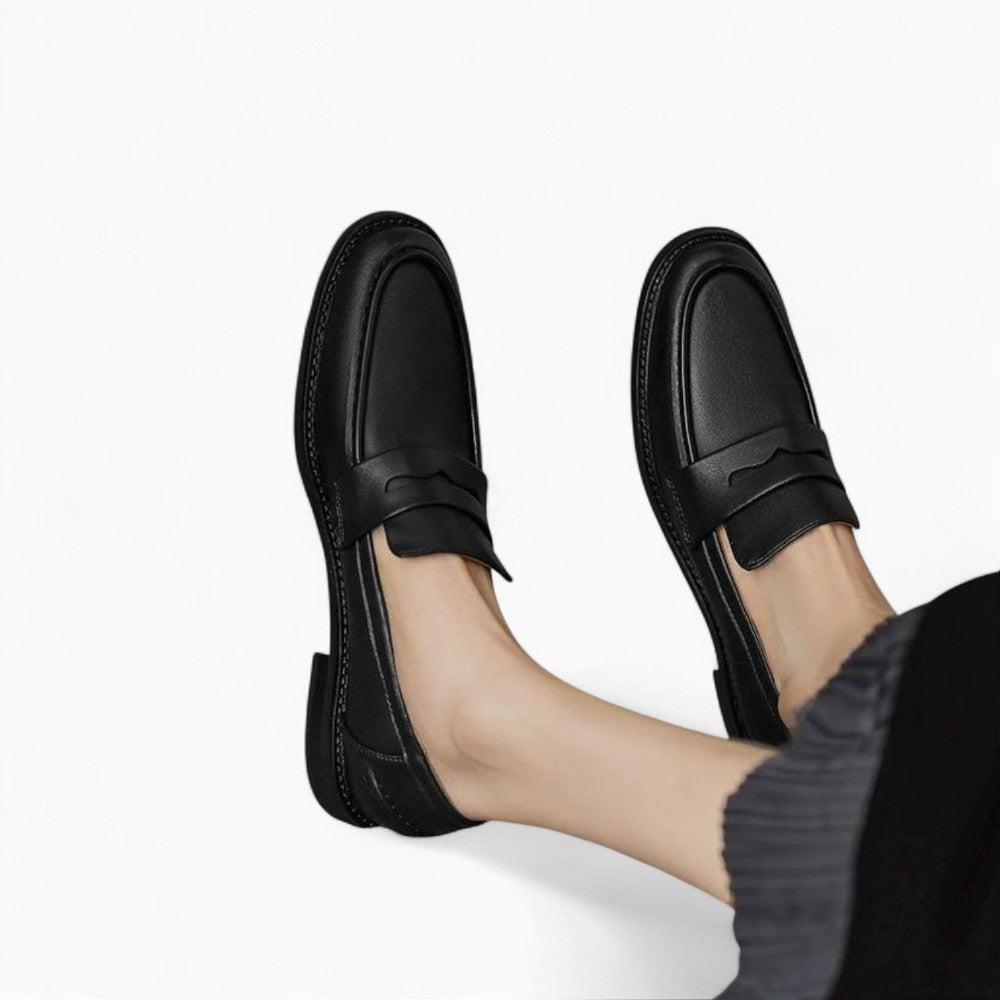 Mocassins en cuir noir classique
