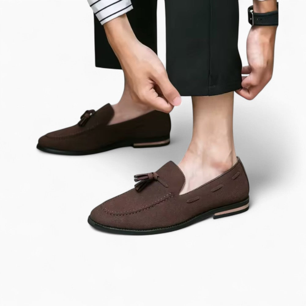 Mocassins à glands en cuir marron foncé pour homme