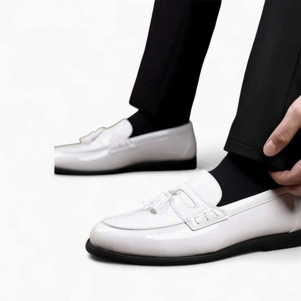 Mocassin verni blanc à gland homme