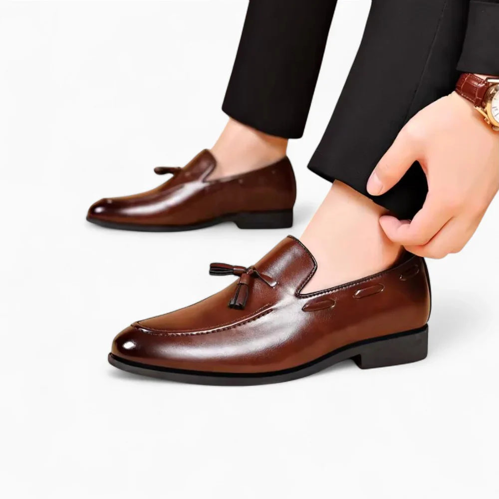 Mocassins en cuir marron à glands pour homme