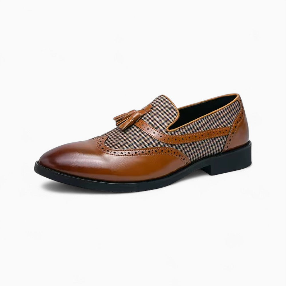 Mocassins à glands et à carreaux marron et blanc pour homme