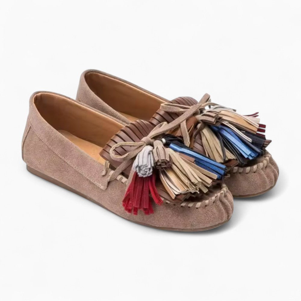 Mocassins à pompons et motifs colorés