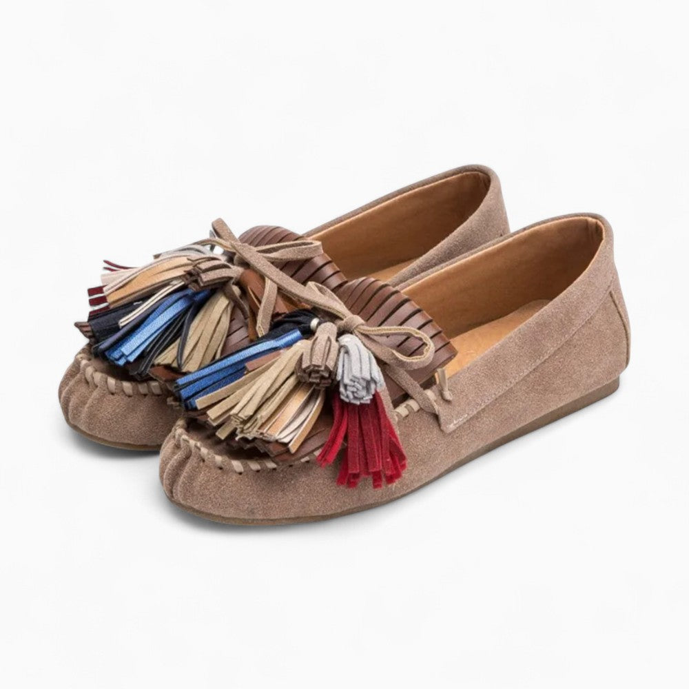 Mocassins à pompons et motifs colorés